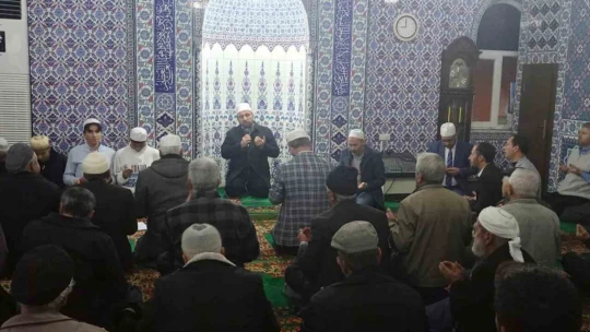 Dağeymiri Mahallesi sakinleri camiide buluştu