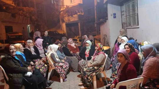 Dağeymiri Mahallesi sakinleri camiide buluştu