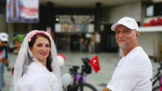 Mutluluğa pedal çevirdiler