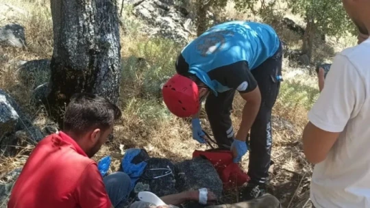 Dere kenarına düşen ve baygın halde bulunan yaşlı adam kurtarıldı