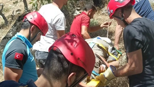 Dere kenarına düşen ve baygın halde bulunan yaşlı adam kurtarıldı