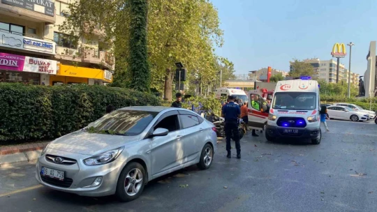 Devrilen ağacın altında kalarak yaralandı