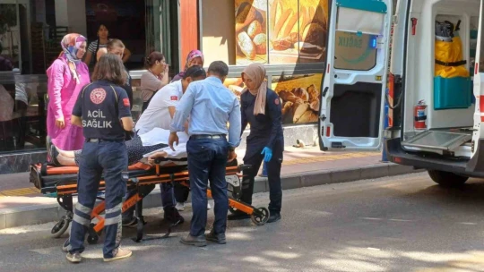 Devrilen motosikletteki yolcu yaralandı