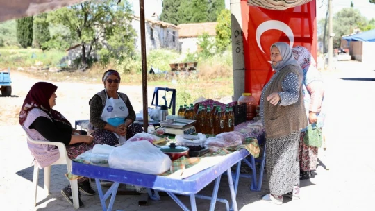 Didim Akköy Pazarı vatandaşları ağırlıyor