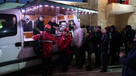 Didim Belediyesi'nden 6 Şubat depremlerinde hayatlarını kaybedenler için lokma hayrı