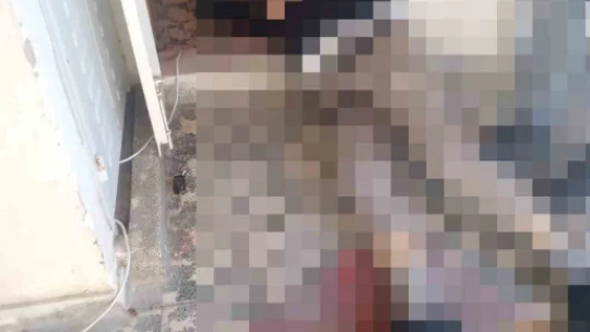 Didim'de 'kıskançlık' kavgası kanlı bitti: Kocasını öldürdü, komşusunu yaraladı