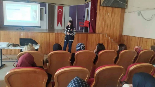 Didim'de 165 vatandaşa 'En İyi Narkotik Polisi Anne' eğitimi verildi