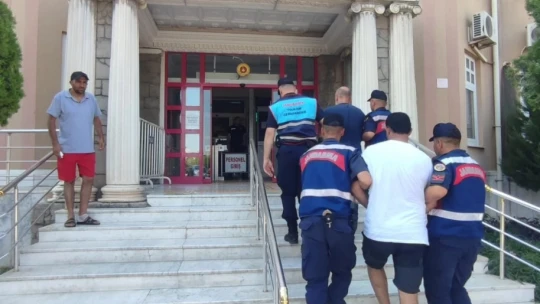 Didim'de 99 düzensiz göçmen ve 2 organizatör yakalandı