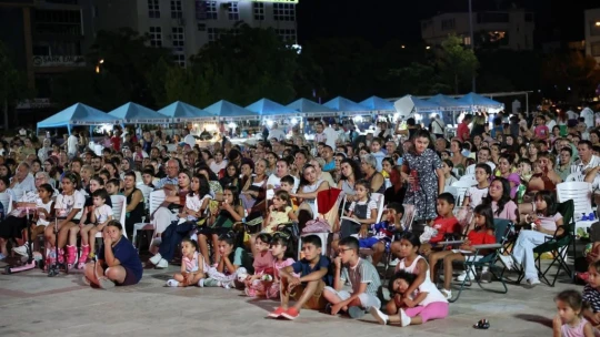 Didim'de açık hava sinema keyfi
