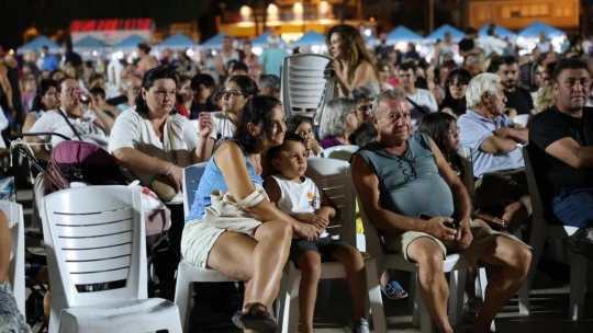 Didim'de açık hava sinema keyfi