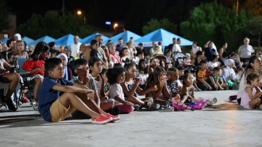 Didim'de açık hava sinema keyfi