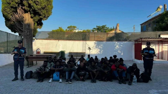 Didim'de araç içerisinde 31 düzensiz göçmen yakalandı