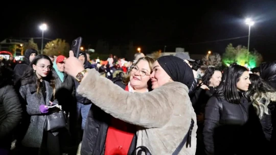 Didim'de binlerce kişi yeni yıl coşkuunu Başkan Gençay ile birlikte yaşadı