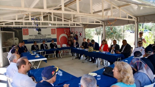 Didim'de ilçe protokolü bayramlaştı
