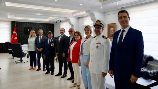 Didim'de ilçe protokolü bayramlaştı