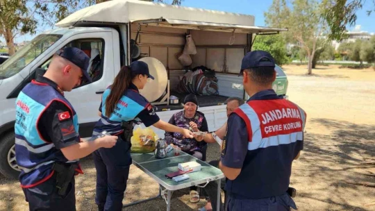 Didim'de jandarma ekipleri vatandaşları orman yangınlarına karşı bilinçlendirdi