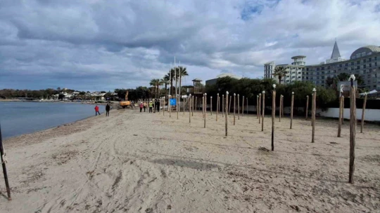 Didim'de kaçak yapıların yıkımına başlandı