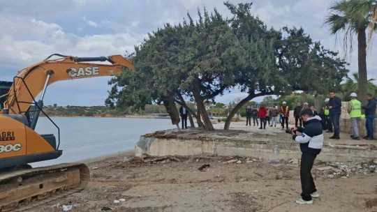 Didim'de kaçak yapıların yıkımına başlandı