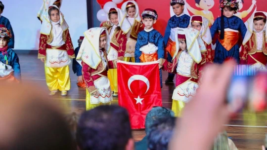 Didim'de kreş öğrencileri 23 Nisan'ı erken kutladı