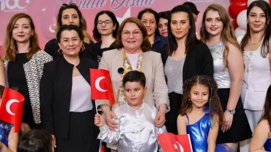 Didim'de kreş öğrencileri 23 Nisan'ı erken kutladı