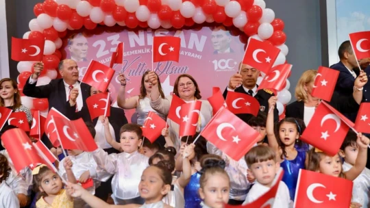 Didim'de kreş öğrencileri 23 Nisan'ı erken kutladı
