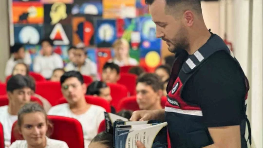 Didim'de öğrencilere 'siber zorbalık' anlatıldı