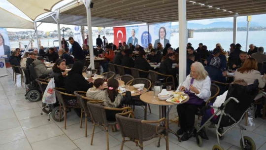 Didim'de özel bireyle kahvaltıda buluştu