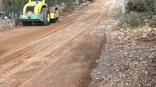 Didim'de sağanak yağıştan sonra zarar gören yollar onarıldı
