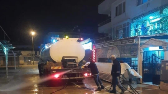 Didim'de semt pazarlarında temizlik yapıldı