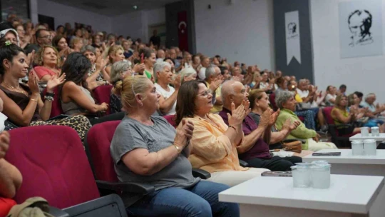 Didim'de yaz akşamları türkülerle şenlendi