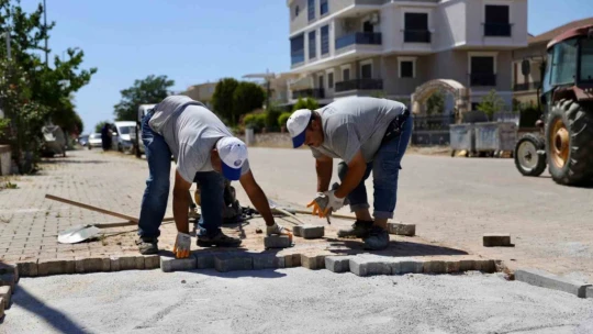 Didim'de yol bakım ve onarım çalışmaları devam ediyor