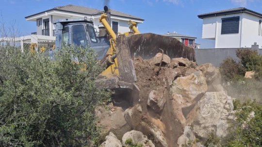 Didim'de yol çalışmaları devam ediyor