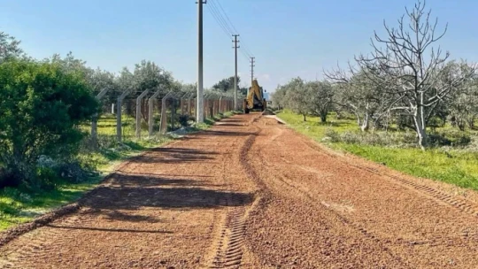 Didim'de yol yapım çalışmaları sürüyor
