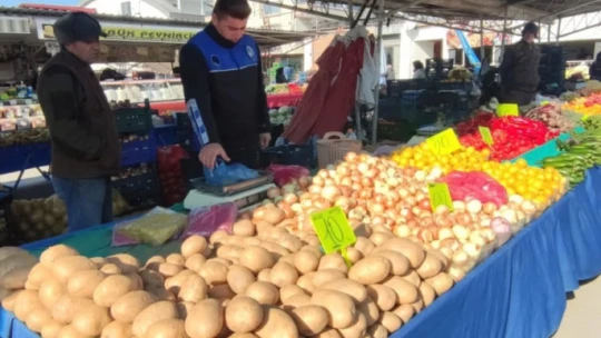 Didim'de zabıta ekipleri denetimlerine devam ediyor