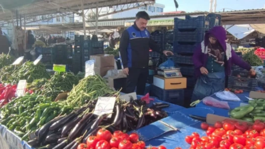 Didim'de zabıta ekipleri denetimlerine devam ediyor