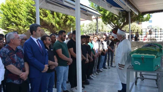 Didim'deki kazada hayatını kaybeden 4 kişi toprağa verildi