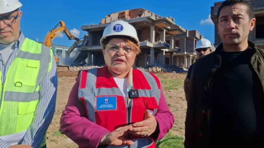Didim'deki sitede yıkım işlemi başladı