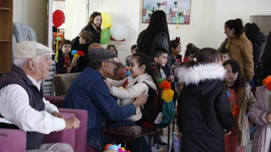 Didim Huzurevi sakinleri unutulmadı