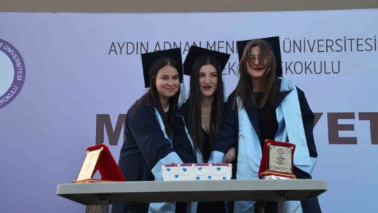 Didim MYO'da 140 öğrenci kep attı