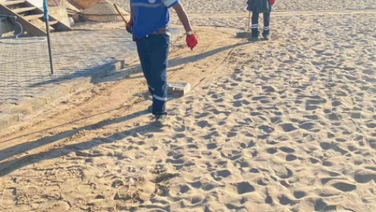 Didim sahillerinde temizlik çalışmaları aralıksız sürüyor