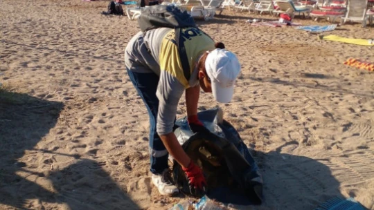 Didim sahillerinde temizlik çalışmaları aralıksız sürüyor