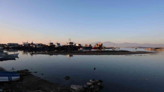 Didim Taşburun Balıkçı Barınağı'nın içler acısı hali görenleri şaşırtıyor