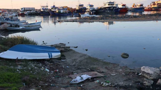 Didim Taşburun Balıkçı Barınağı'nın içler acısı hali görenleri şaşırtıyor