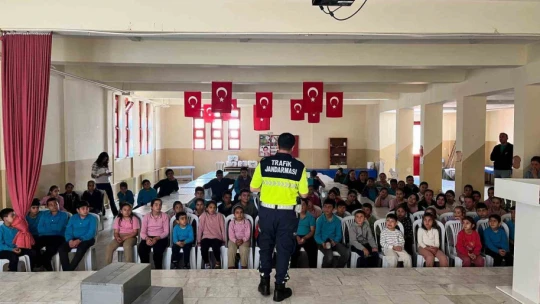 Didim ve Bozdoğan'da öğrencilere trafik kuralları anlatıldı