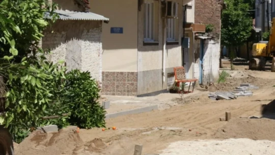 Direcik Mahallesi'nde belediye ekipleri iş başı yaptı
