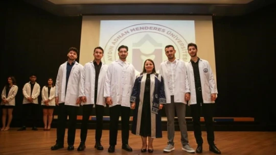 Diş Hekimliği Fakültesi öğrencileri beyaz önlük giydi