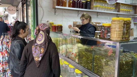 Doğal antibiyotik turşuya Aydınlılar rağbet gösteriyor