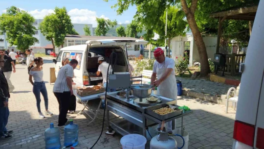Doğalgaz patlamasında hayatını kaybeden Erbaş için lokma hayrı yapıldı