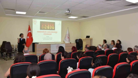 Doğumda görev alan personeller sertifika alıyor