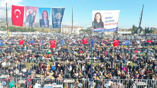 Dünya kupasının sahibi 'Ayhan Bey' adlı pehlivan deve oldu
